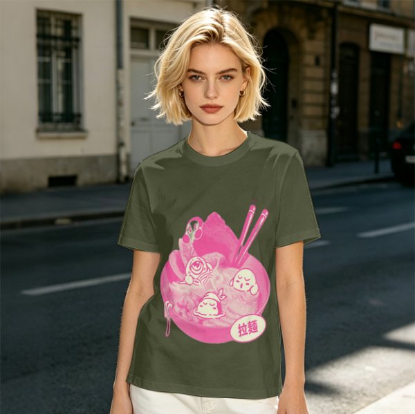 Oversized dark green t-shirt with cute pink ramen bowl graphic